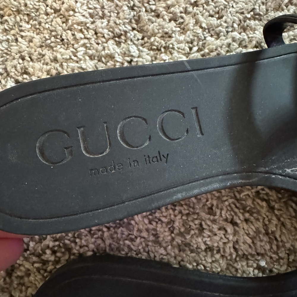 Gucci Black Logo Rubber Slides - Picture 2 of 3